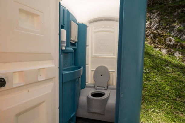Best Construction site porta potty rental  in Blue Ash, OH